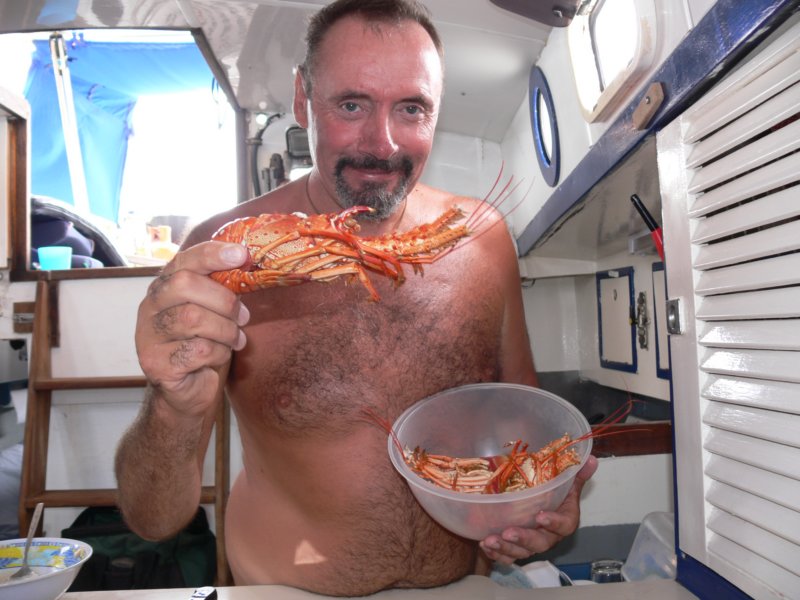 happysigettingreadytoeatlobsters.jpg