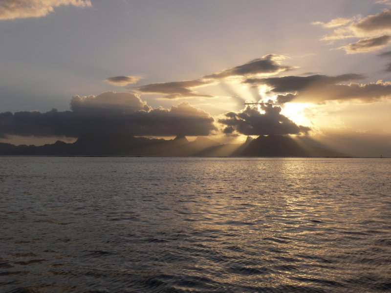 widokztahitinawyspemooreaviewfromtahititowardsmoorea.jpg