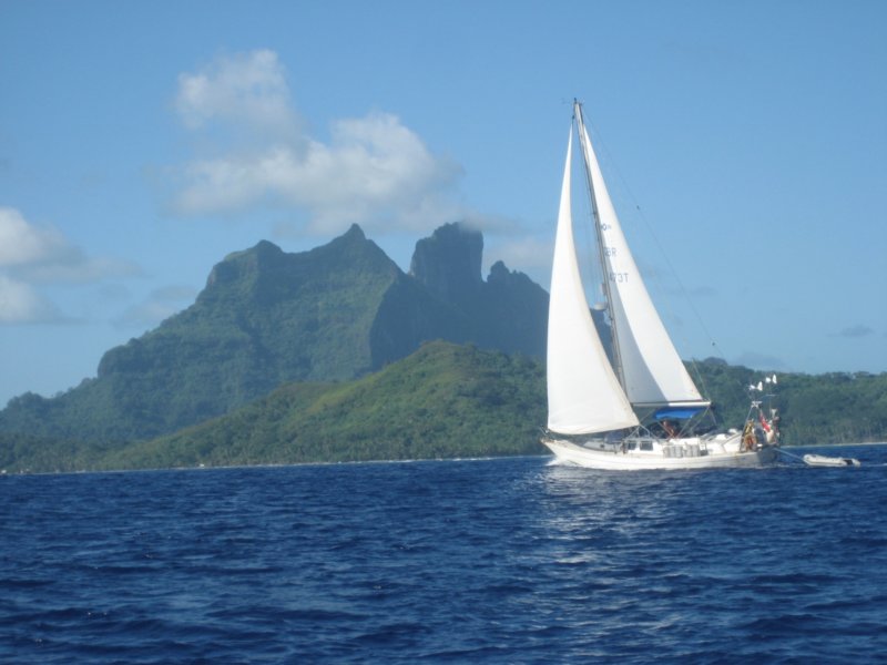 yachtaproachingborabora.jpg