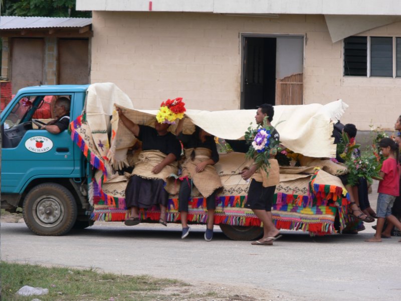 konduktzalobnynieboszczyklezypodtymimatamifuneralprocession.jpg