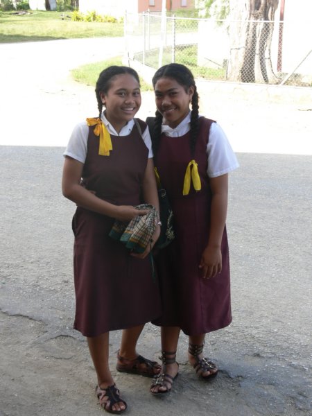 schoolgirls2.jpg