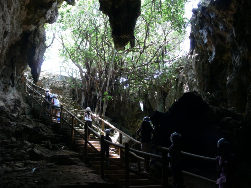 entrancetothecave.jpg